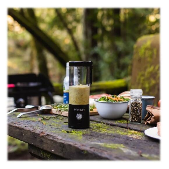 BlendJet 2 Portable Blender in Mint Green or Black With Carry Sleeve & Smoothies - Picture 13 of 13